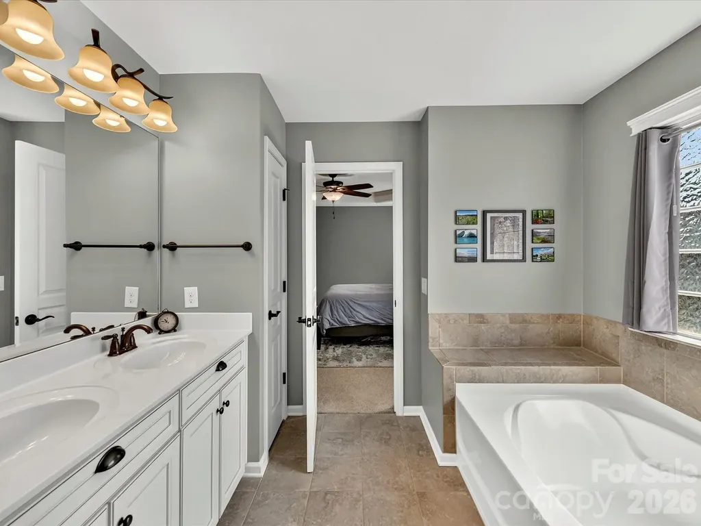 6017 Carrollton Lane Charlotte NC 28210