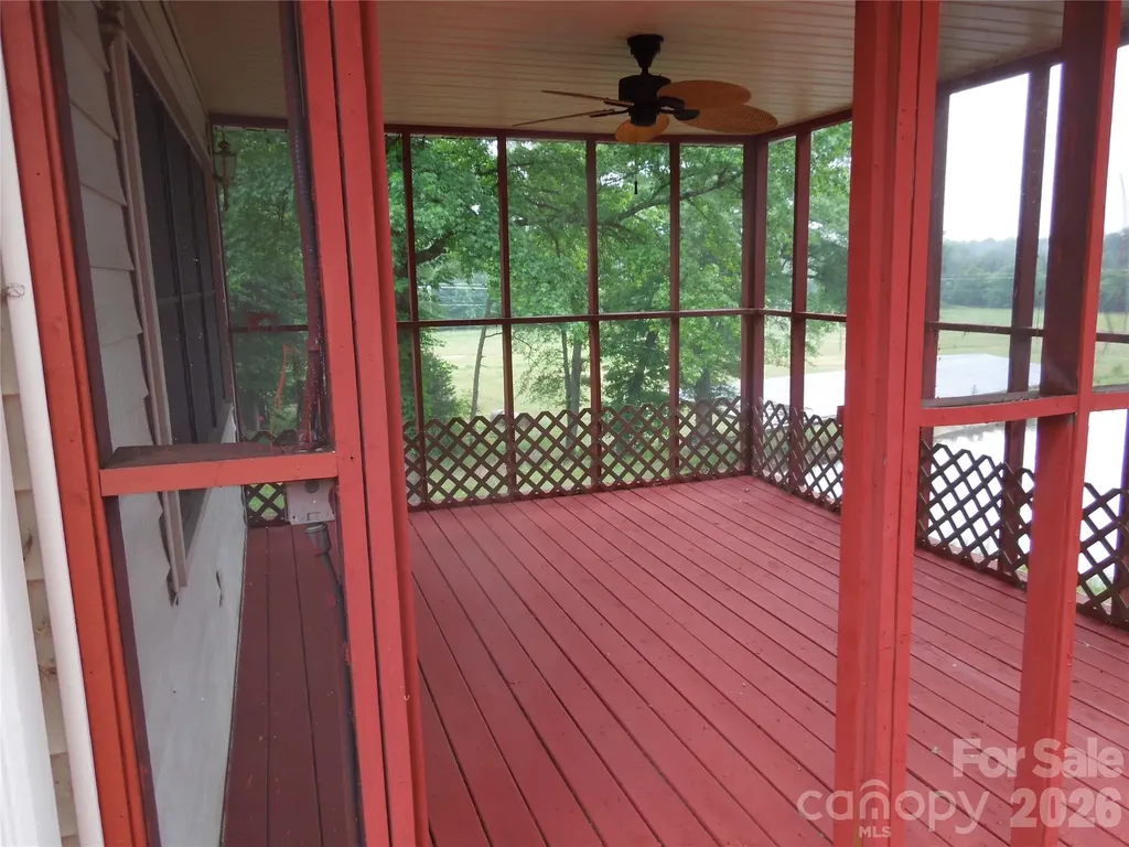 813 Robinson Clemmer Road Dallas NC 28034