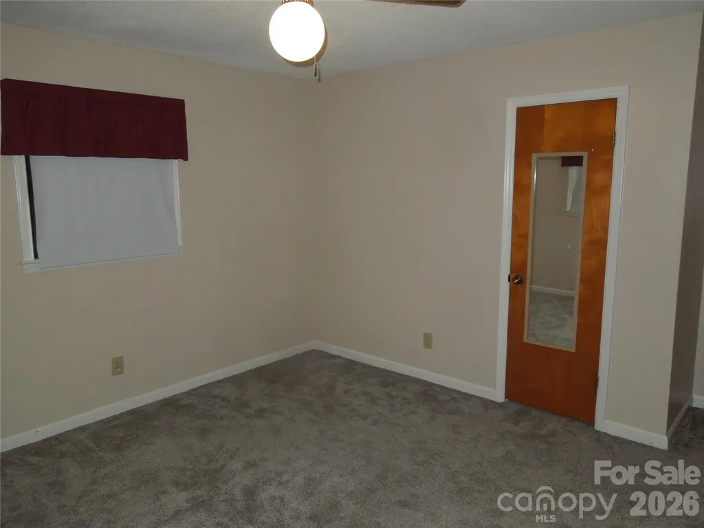 813 Robinson Clemmer Road Dallas NC 28034