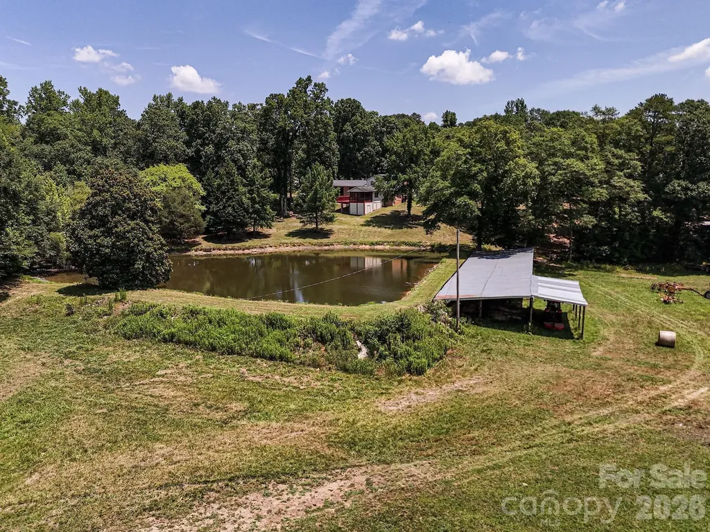 813 Robinson Clemmer Road Dallas NC 28034