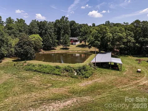813 Robinson Clemmer Road Dallas NC 28034
