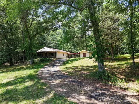 813 Robinson Clemmer Road Dallas NC 28034