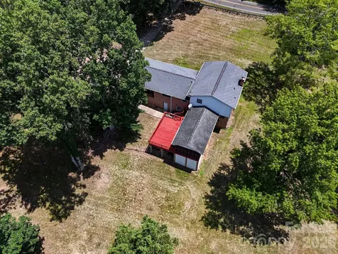 813 Robinson Clemmer Road Dallas NC 28034