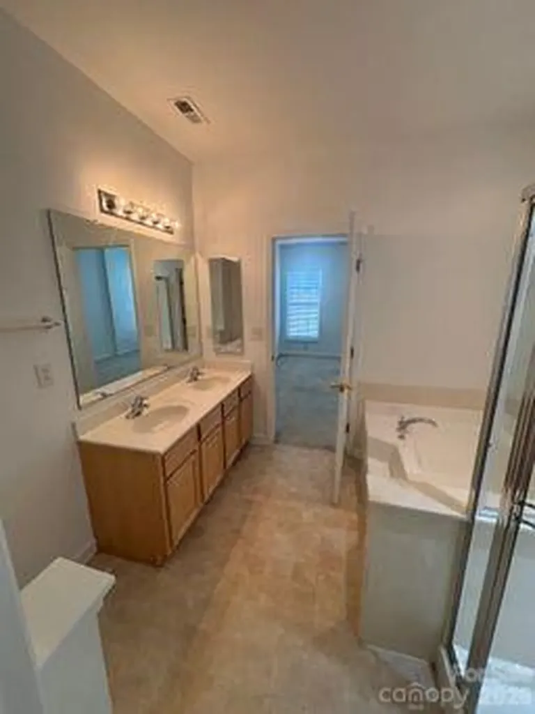121 Kallie Loop Mooresville NC 28117
