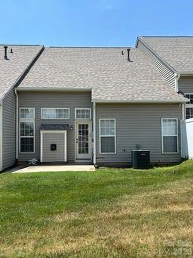121 Kallie Loop Mooresville NC 28117