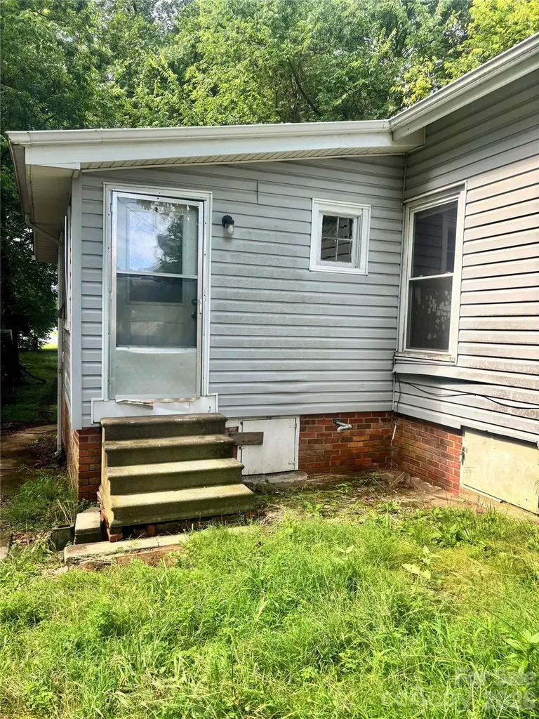 523 W Oakwood Avenue Albemarle NC 28001