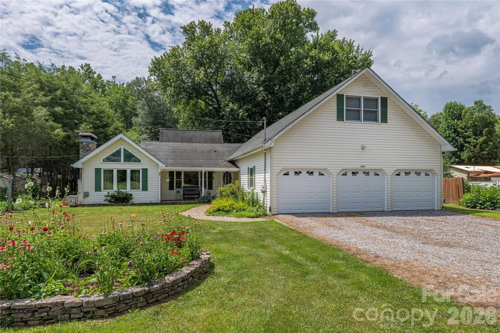 1075 Moody Farm Road Maggie Valley NC 28751
