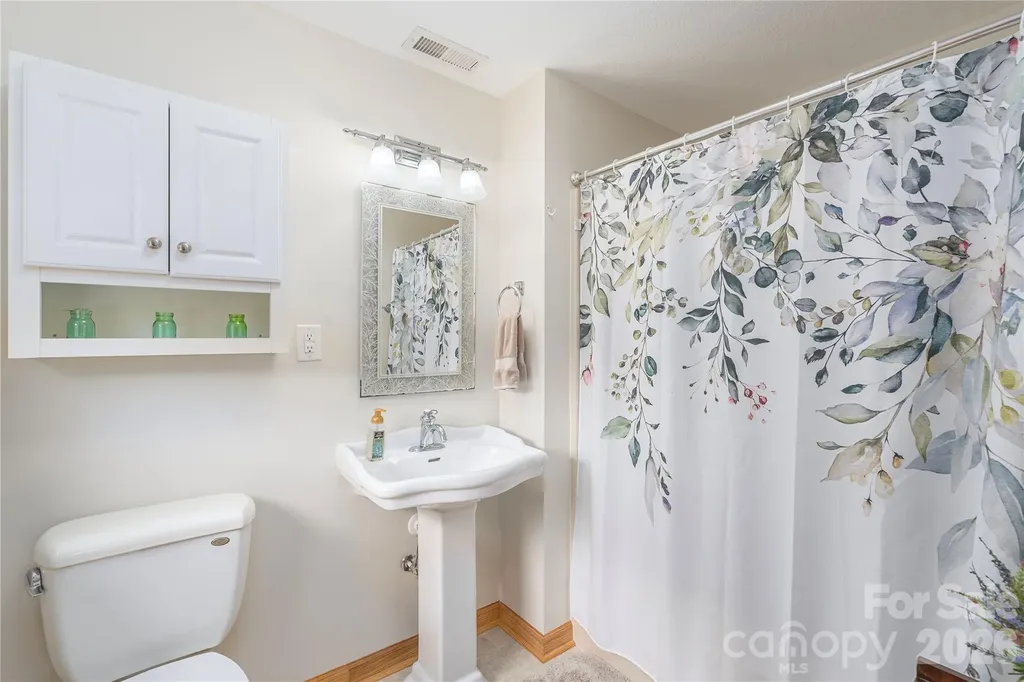 1075 Moody Farm Road Maggie Valley NC 28751