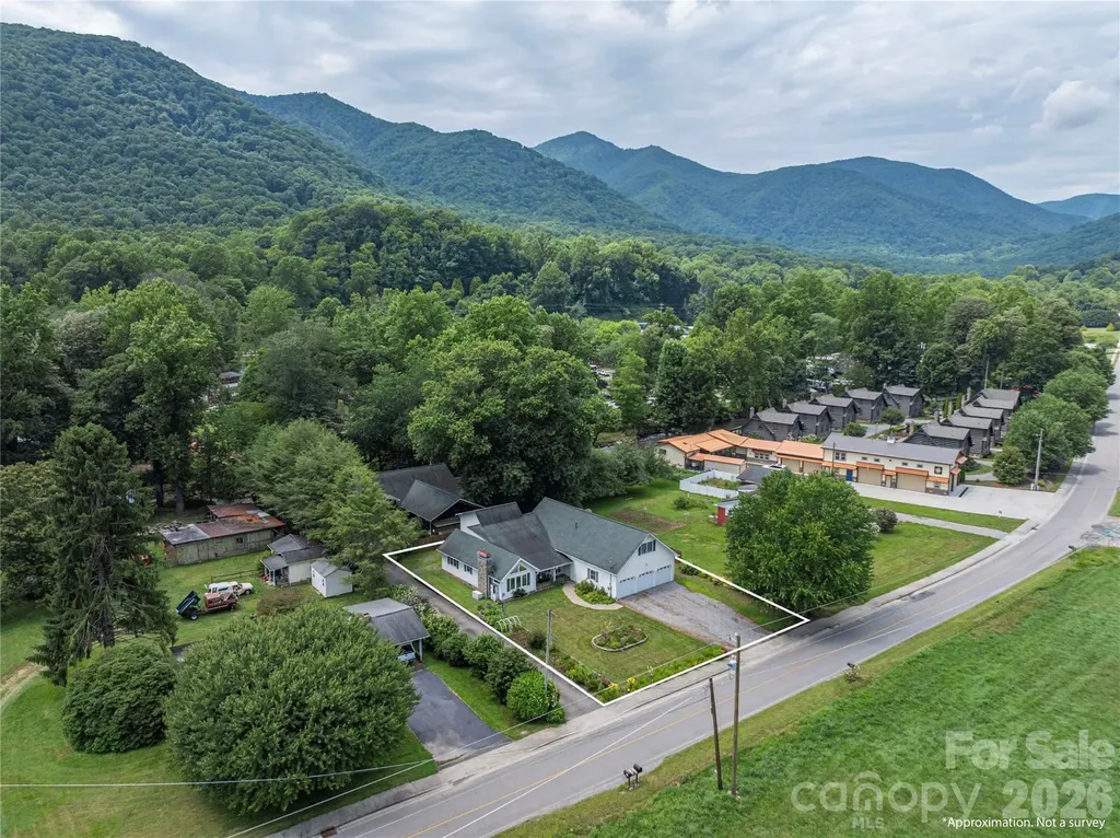 1075 Moody Farm Road Maggie Valley NC 28751