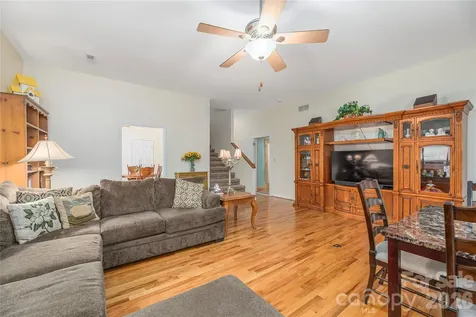 1075 Moody Farm Road Maggie Valley NC 28751