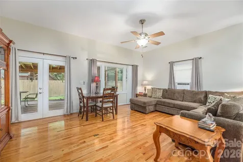 1075 Moody Farm Road Maggie Valley NC 28751