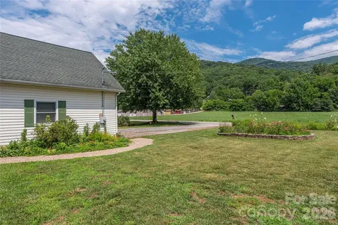 1075 Moody Farm Road Maggie Valley NC 28751