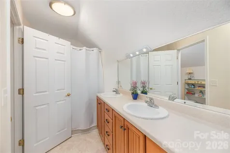 1075 Moody Farm Road Maggie Valley NC 28751