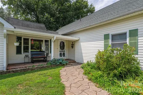 1075 Moody Farm Road Maggie Valley NC 28751