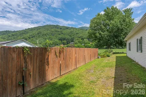 1075 Moody Farm Road Maggie Valley NC 28751