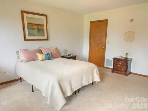 100 Forest Park Drive Hendersonville NC 28792