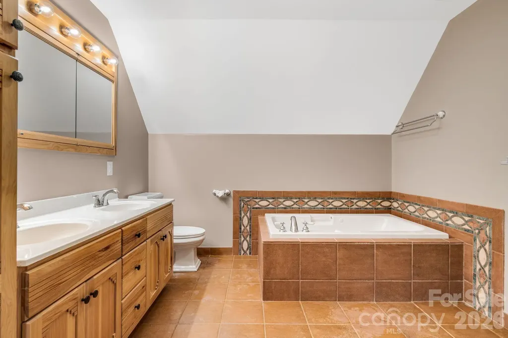 88 Mayflower Court Waynesville NC 28785