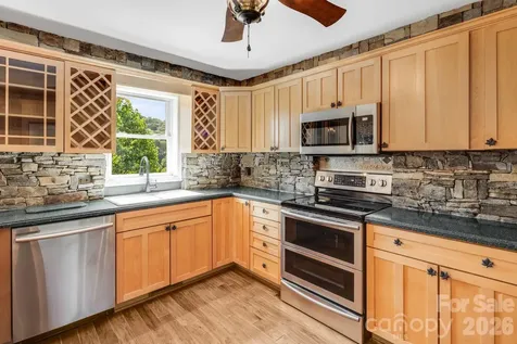 88 Mayflower Court Waynesville NC 28785