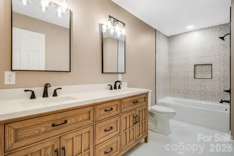 88 Mayflower Court Waynesville NC 28785