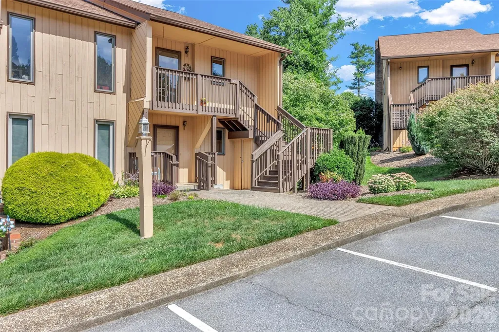 117 Pebble Creek Drive Asheville NC 28803