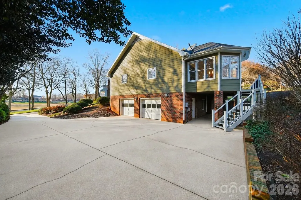 3718 Club House Drive NE Conover NC 28613