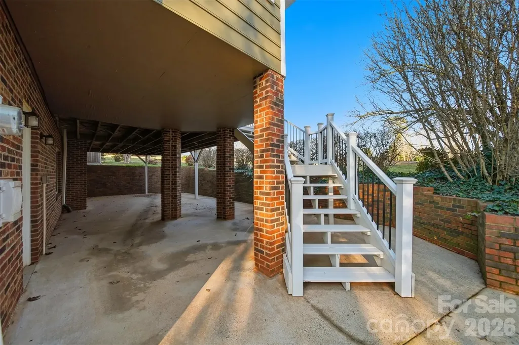 3718 Club House Drive NE Conover NC 28613