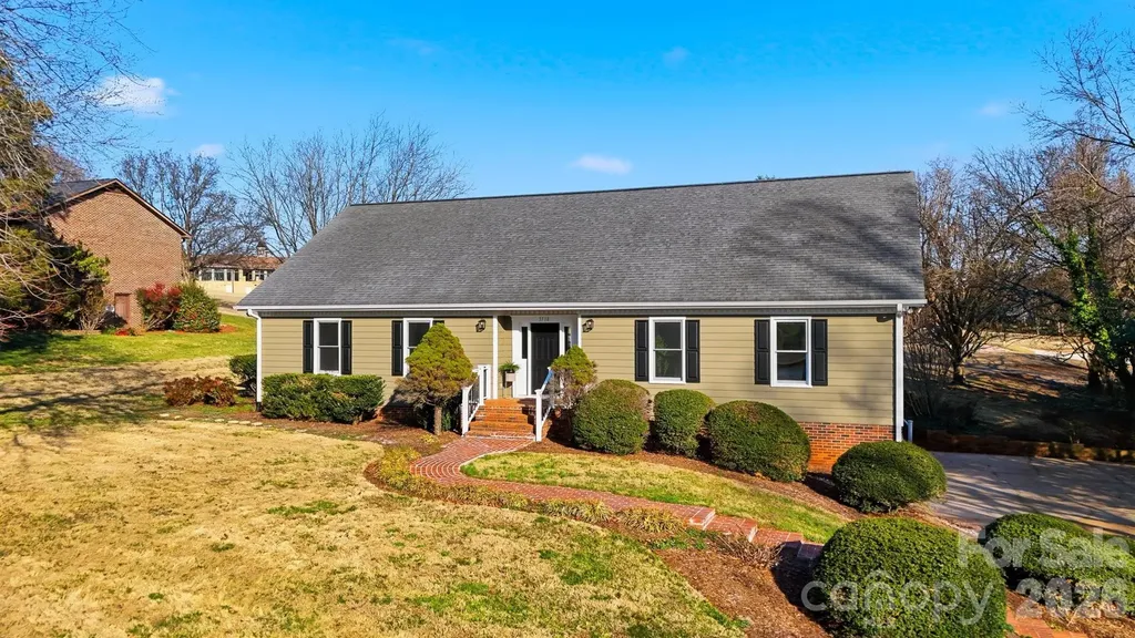 3718 Club House Drive NE Conover NC 28613