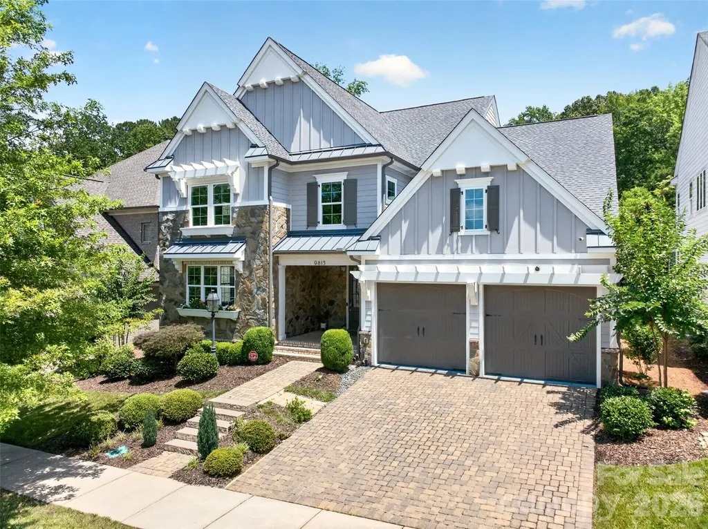9815 Avenal Lane Charlotte NC 28270