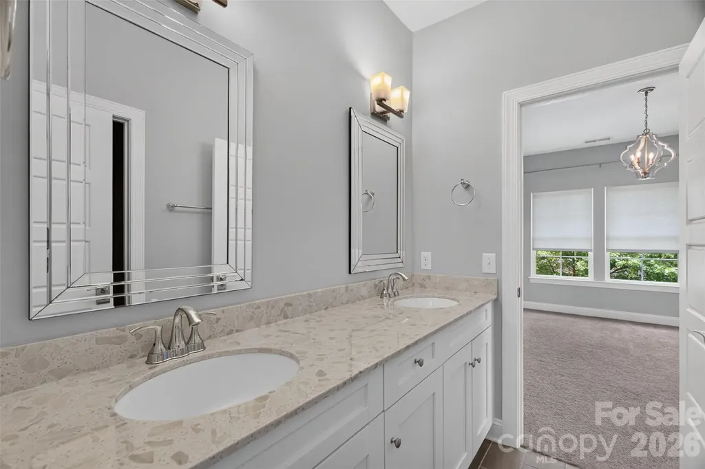 9815 Avenal Lane Charlotte NC 28270