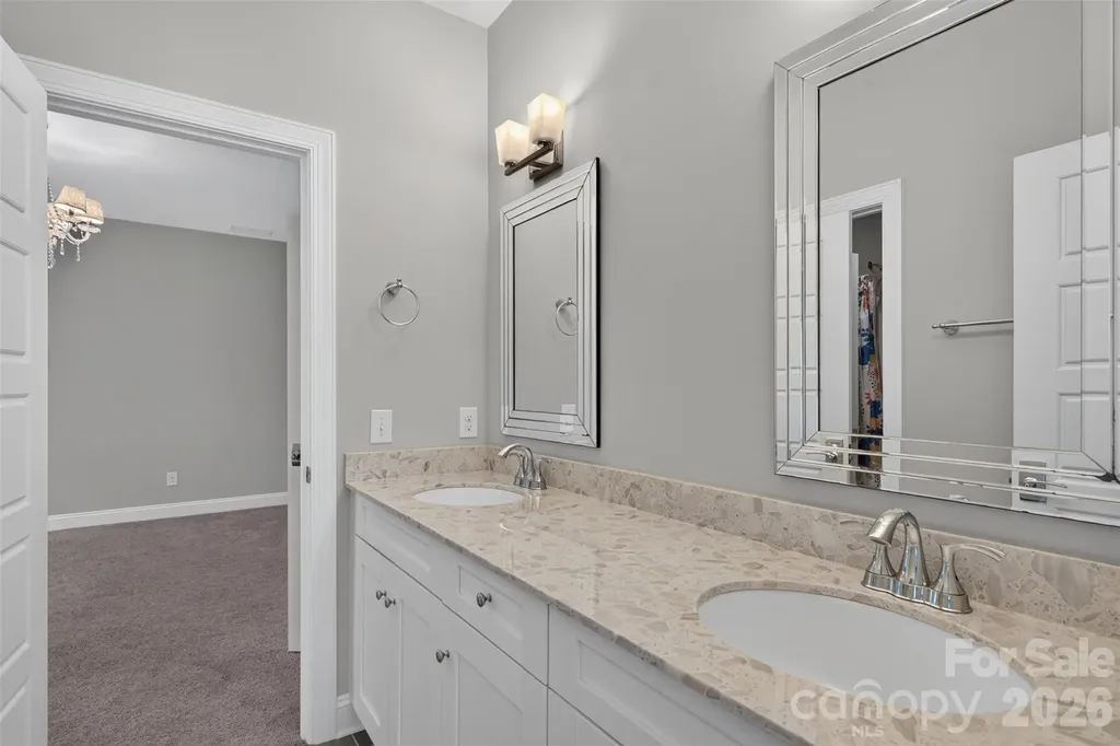 9815 Avenal Lane Charlotte NC 28270