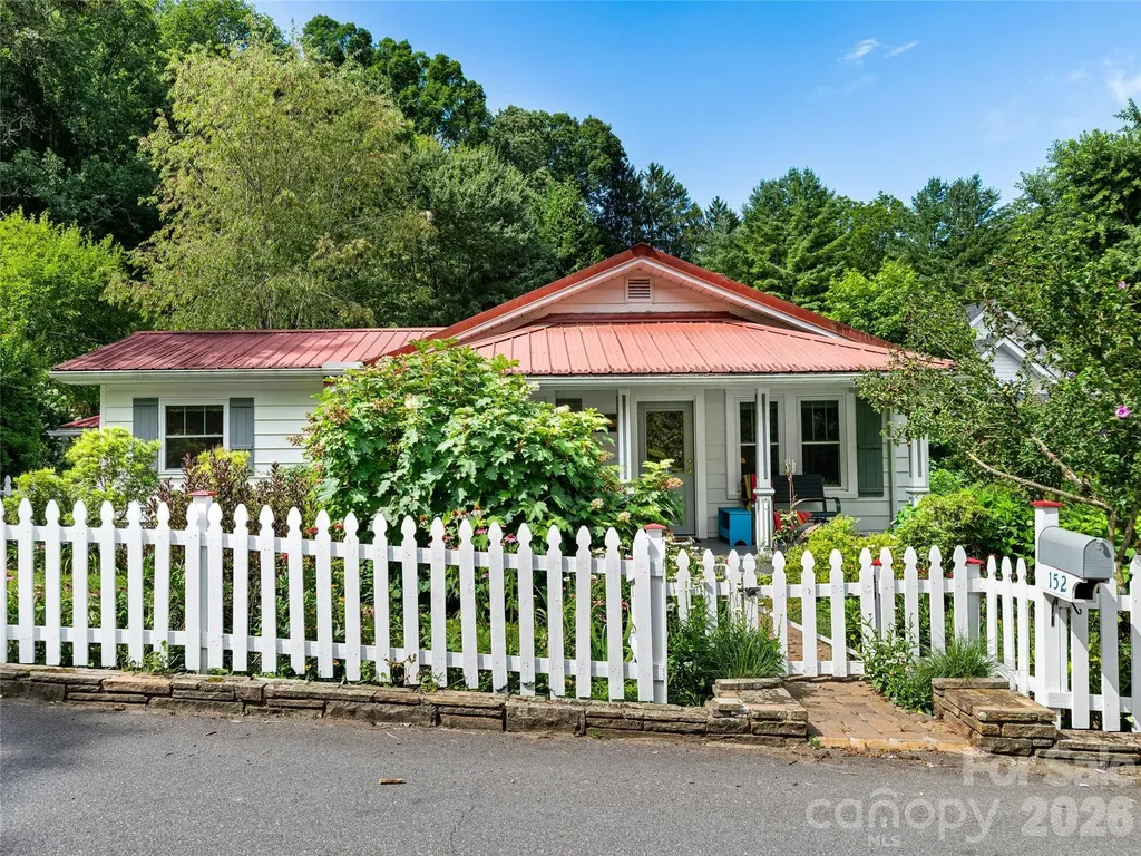 152 E Marshall Street Waynesville NC 28786