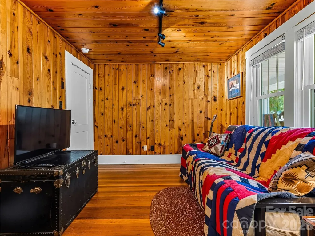 152 E Marshall Street Waynesville NC 28786
