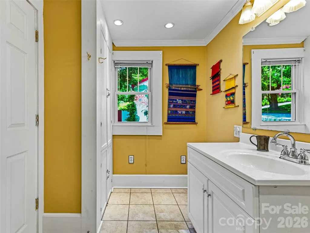 152 E Marshall Street Waynesville NC 28786