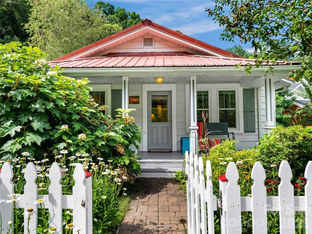 152 E Marshall Street Waynesville NC 28786