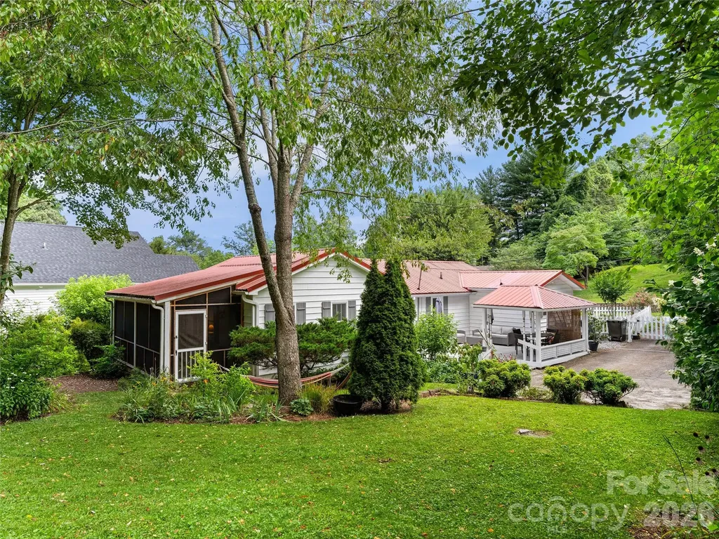 152 E Marshall Street Waynesville NC 28786