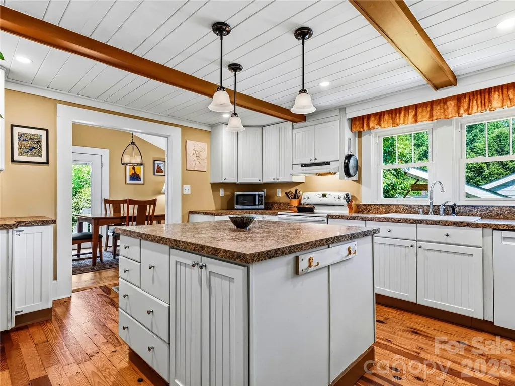 152 E Marshall Street Waynesville NC 28786
