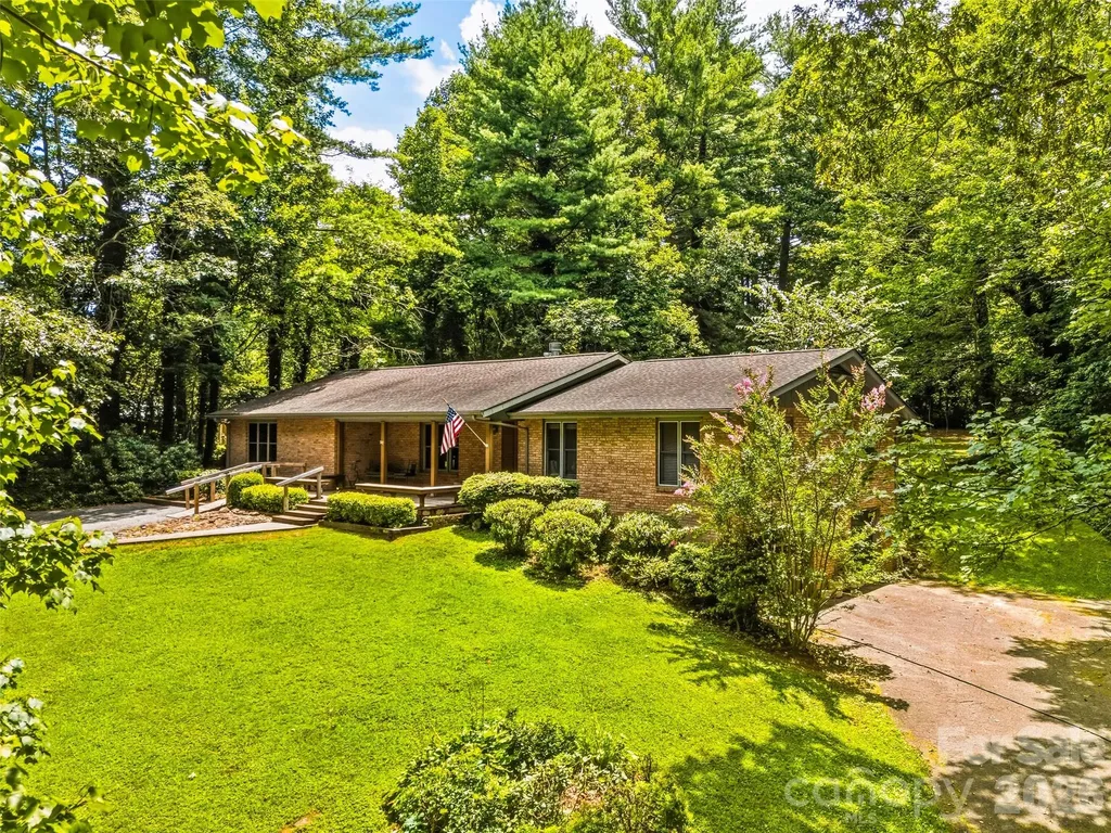 2526 Kanuga Road Hendersonville NC 28739