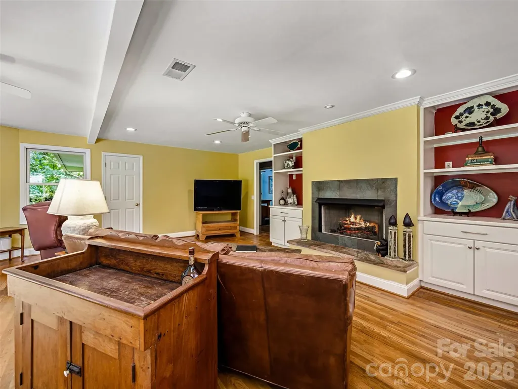 2526 Kanuga Road Hendersonville NC 28739