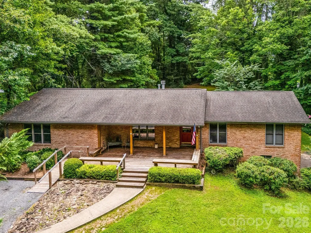 2526 Kanuga Road Hendersonville NC 28739