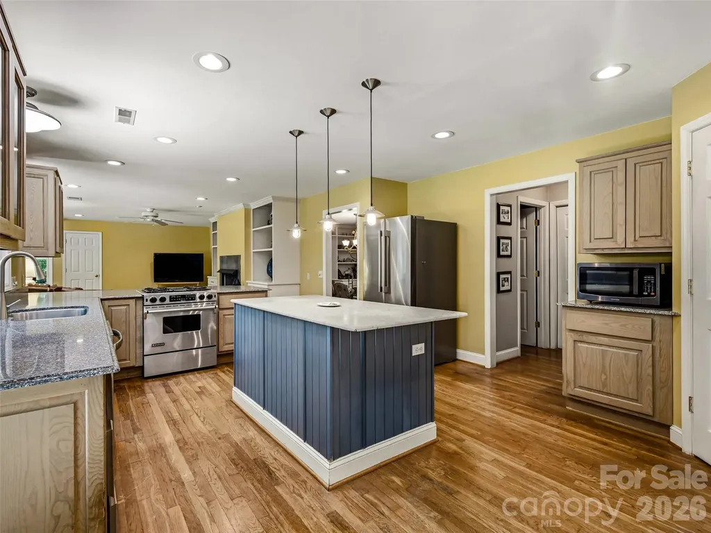 2526 Kanuga Road Hendersonville NC 28739
