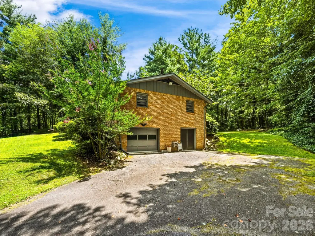 2526 Kanuga Road Hendersonville NC 28739