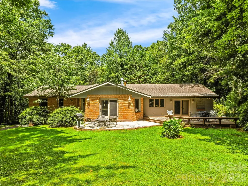 2526 Kanuga Road Hendersonville NC 28739