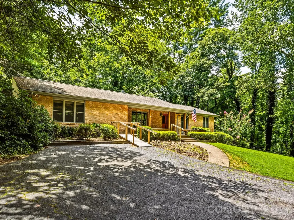 2526 Kanuga Road Hendersonville NC 28739