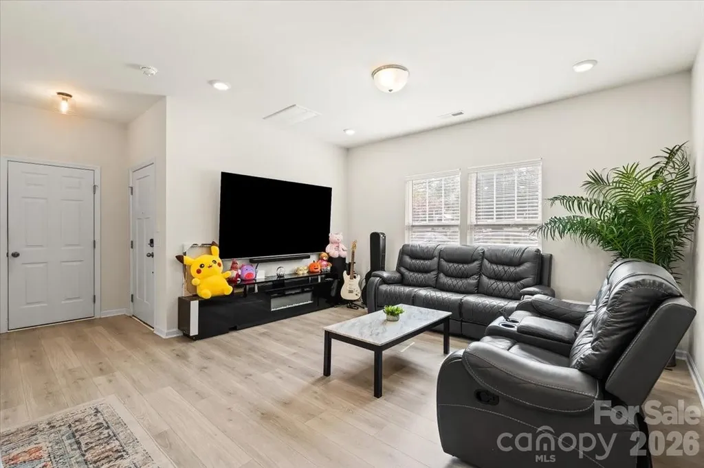4627 Shattalon Drive Winston Salem NC 27106