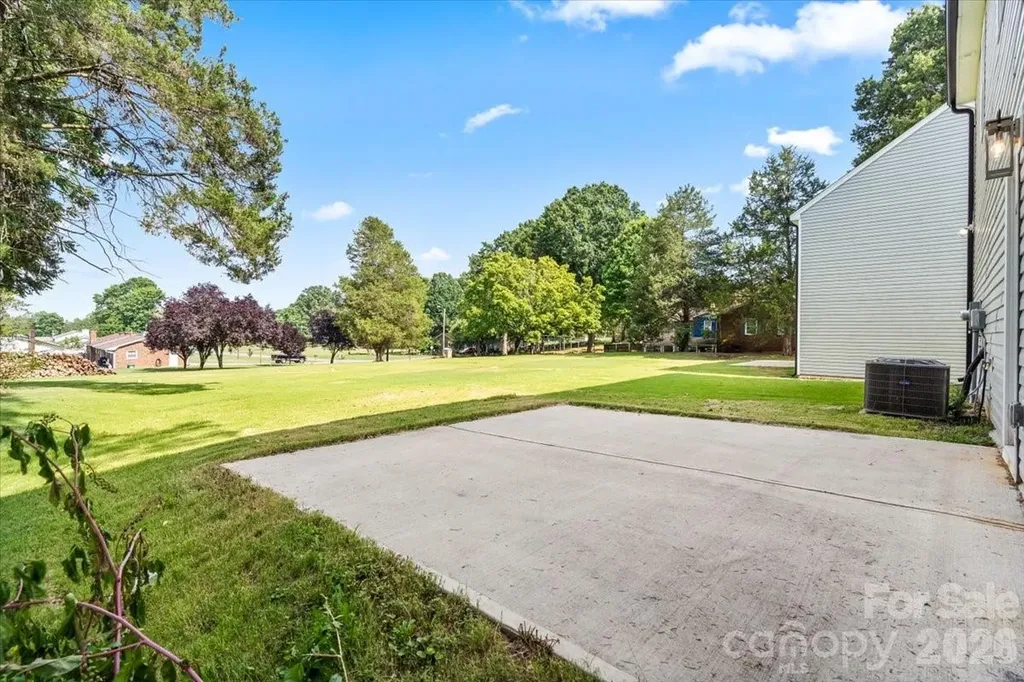 4627 Shattalon Drive Winston Salem NC 27106