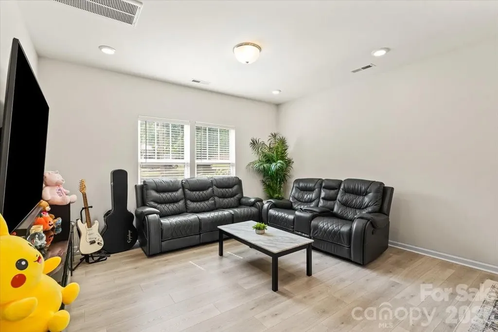 4627 Shattalon Drive Winston Salem NC 27106
