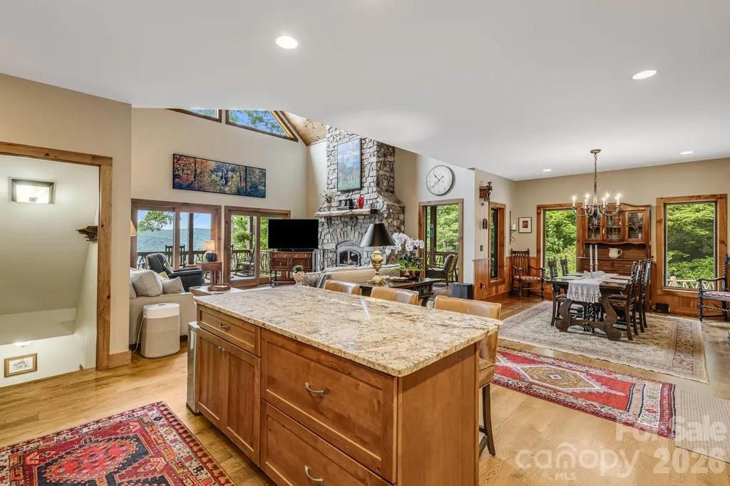 138 Bear Paw Drive Brevard NC 28712