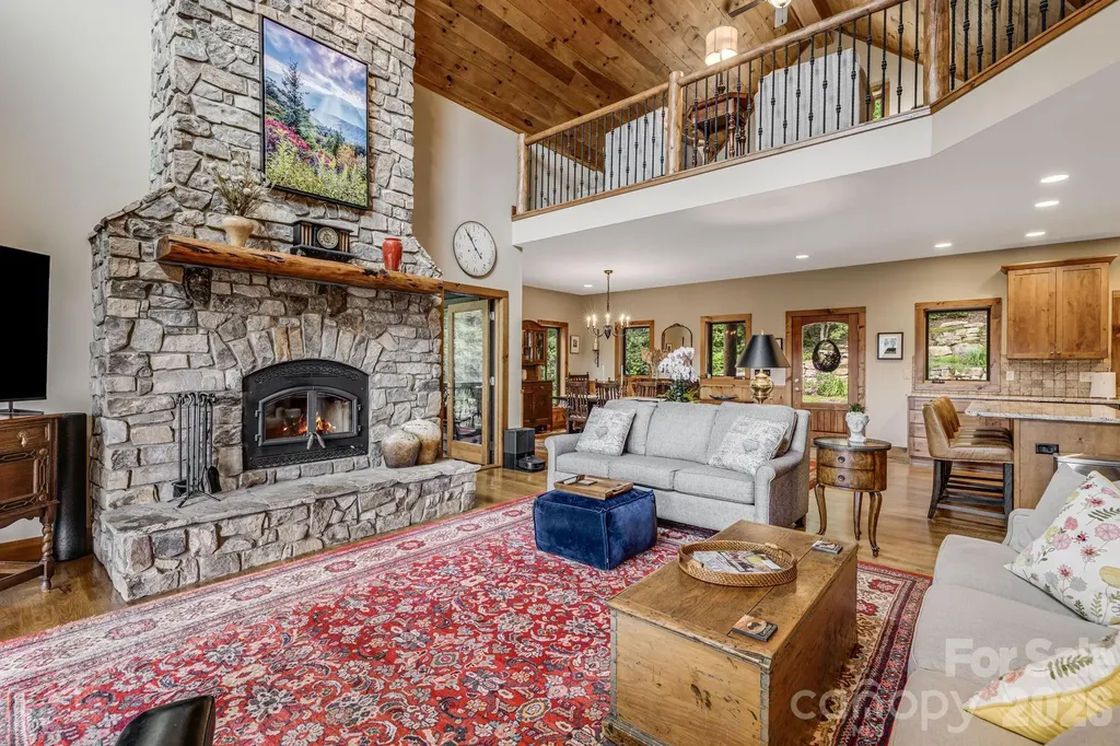 138 Bear Paw Drive Brevard NC 28712