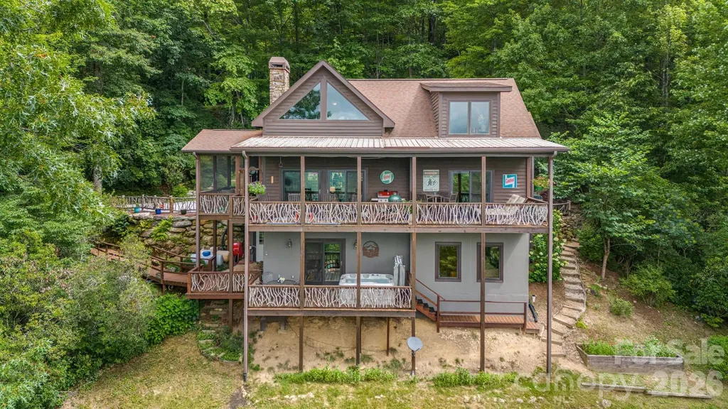 138 Bear Paw Drive Brevard NC 28712