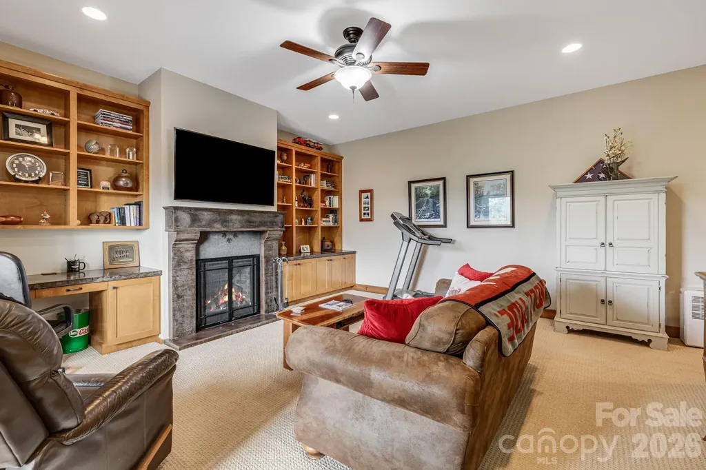 138 Bear Paw Drive Brevard NC 28712